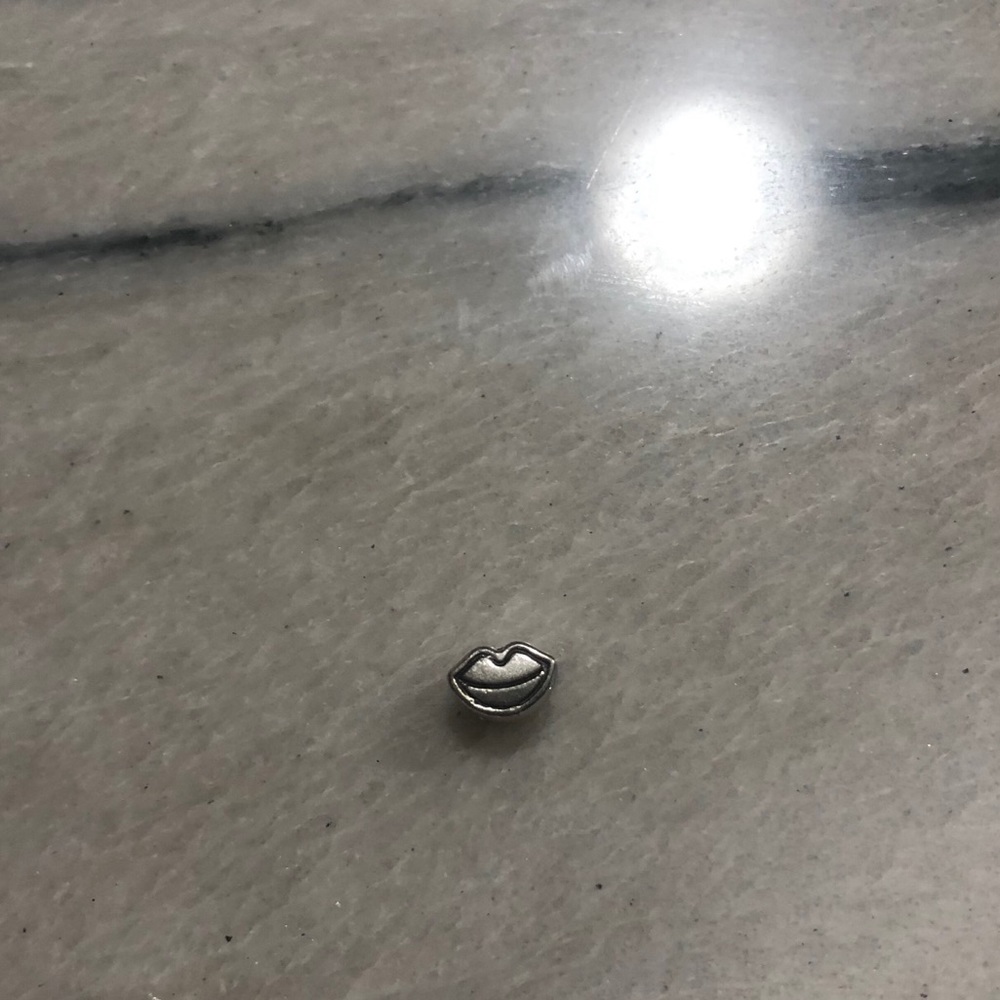 Lip Charm for bracelet
